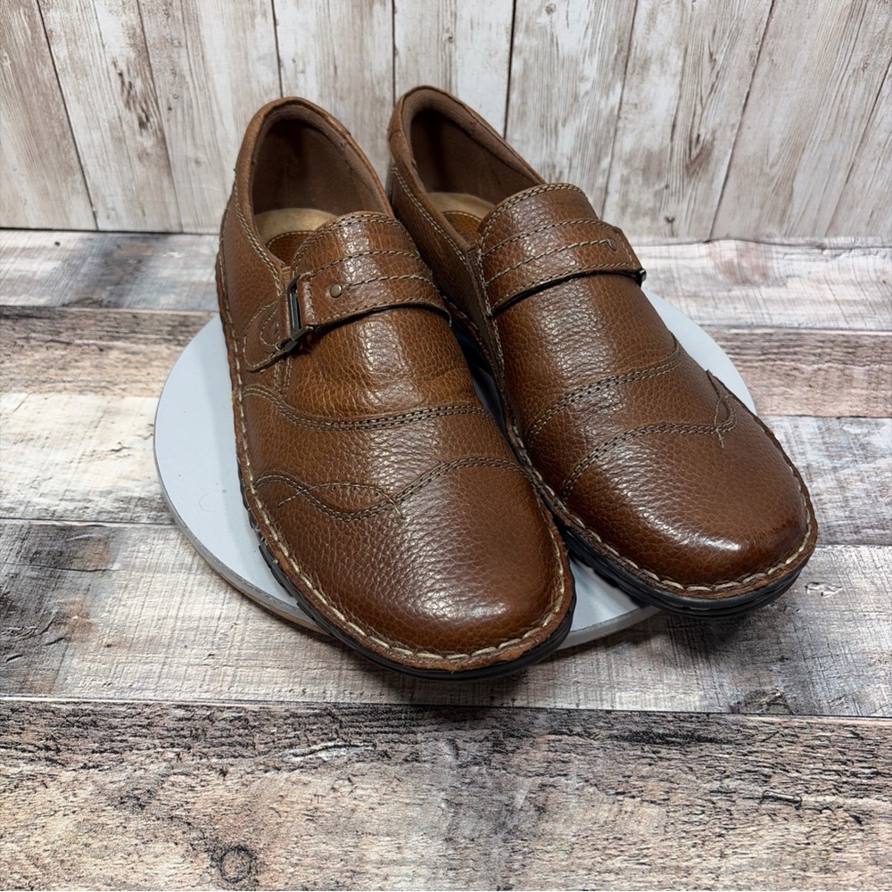 EARTH ORIGINS BY EARTH Clinton Women’s Brown Leather Loafers Size 9.5 M